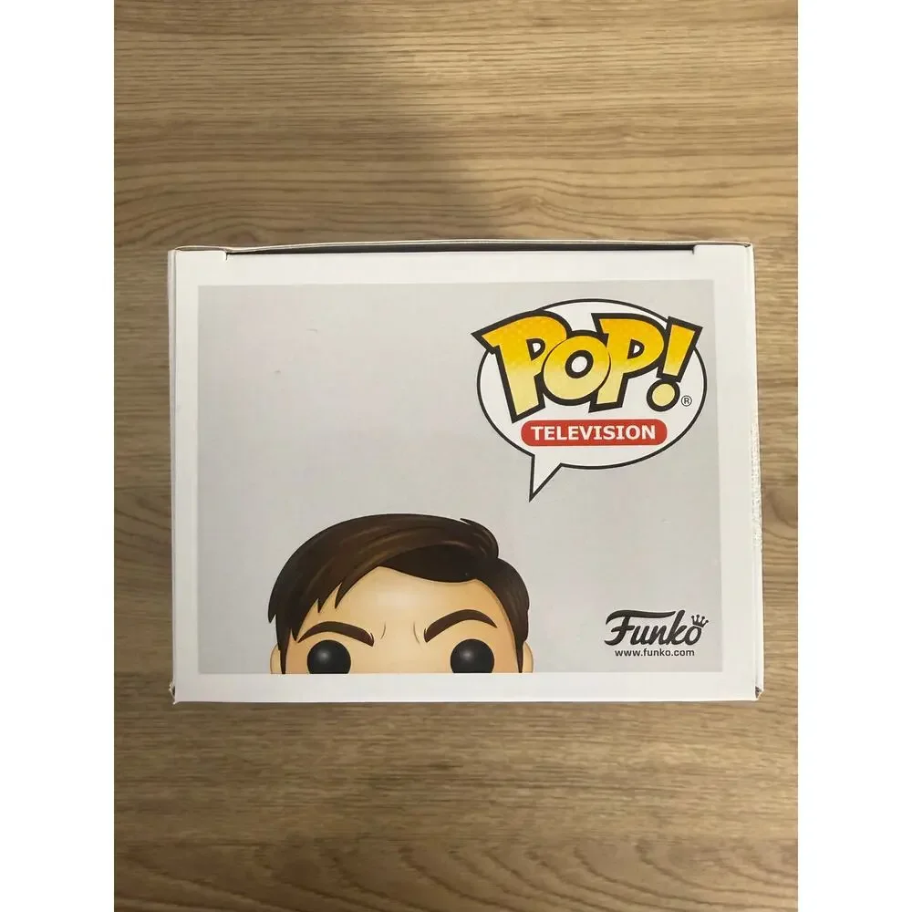 Funko Pop Television The Umbrella Academy Number Five 932 Chase Limited Edition - Picture 5 of 7